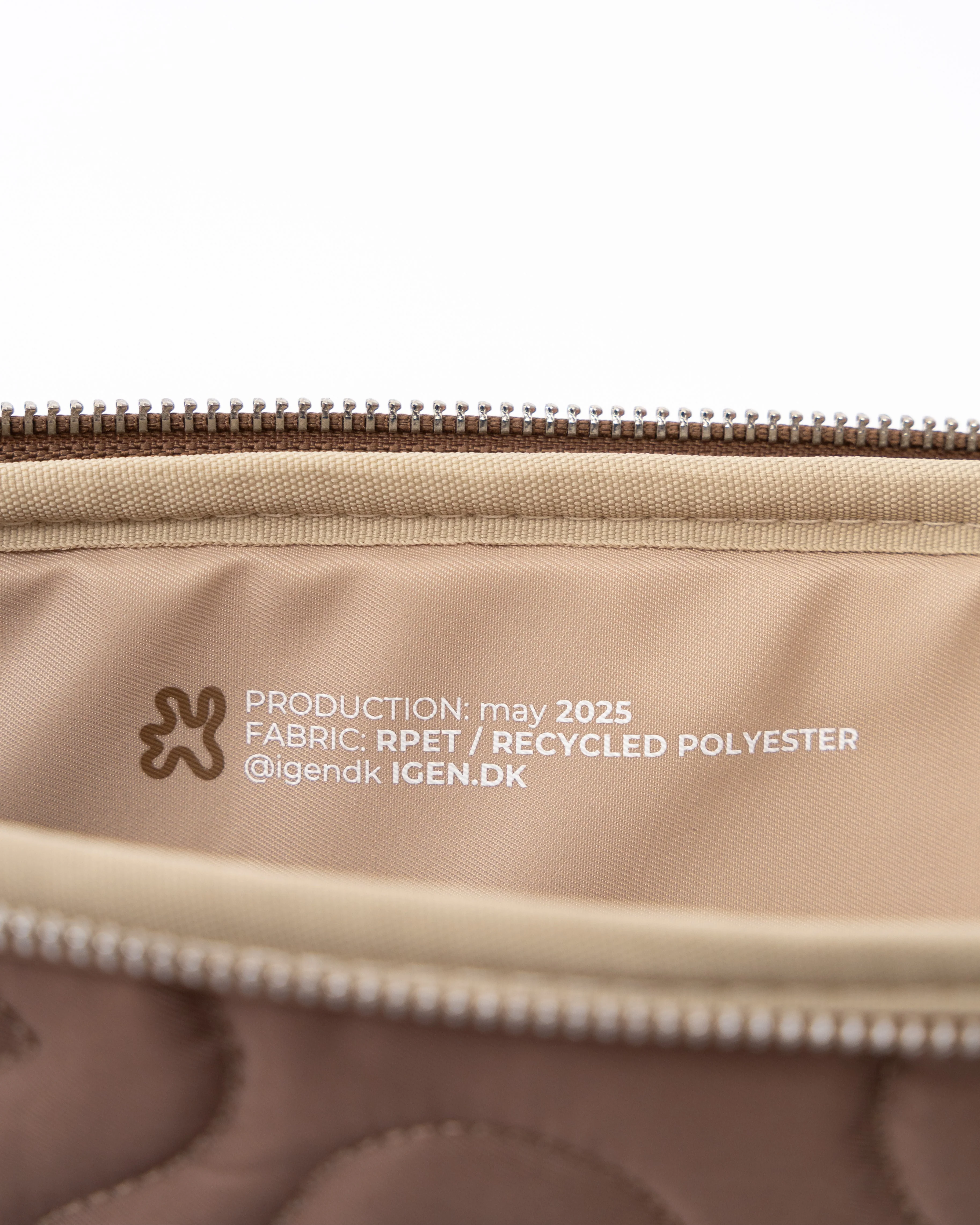 BOOK SWIRL SLEEVE // BROWN - Image 5